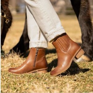 Dansko Daisie Waterproof Burnished Boot